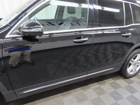 Used 2022 Mercedes-Benz GLB 250 4MATIC image 37