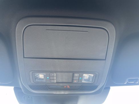 Used 2020 Ford Explorer XLT w/ Equipment Group 202A AWD/4WD image 26