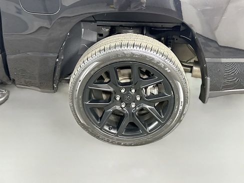 Used 2023 RAM 1500 Laramie AWD/4WD image 38