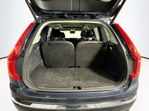 Used 2025 Volvo XC90 B6 Plus image 32