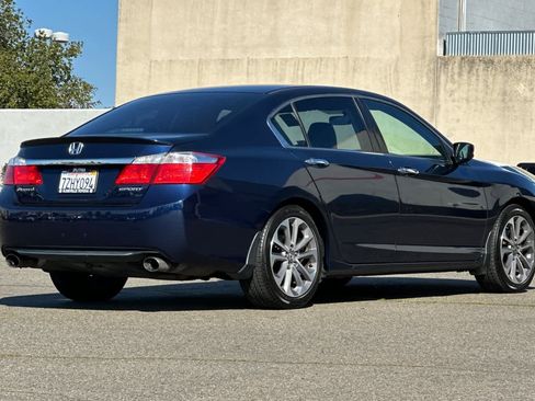 Used 2015 Honda Accord Sport image 2