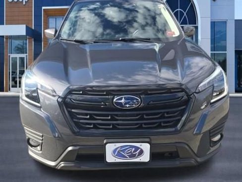 Used 2023 Subaru Forester Premium AWD/4WD image 2