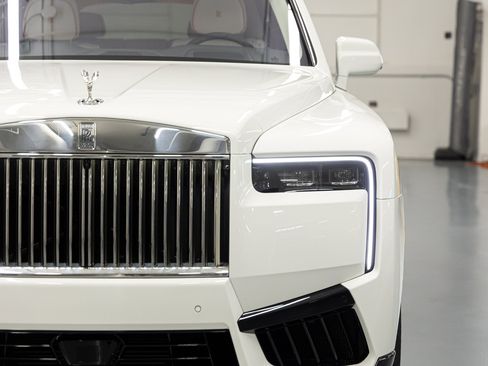 New 2026 Rolls-Royce Cullinan AWD/4WD image 9