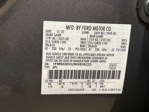 Used 2022 Ford Explorer XLT w/ Equipment Group 202A AWD/4WD image 27