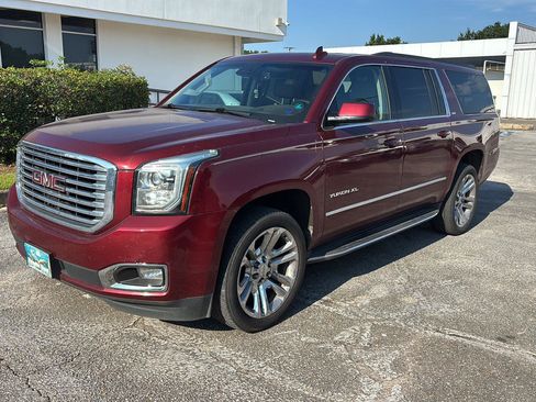 Used 2019 GMC Yukon XL SLT w/ Premium Edition RWD image 3