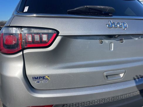 Used 2020 Jeep Compass Limited image 28