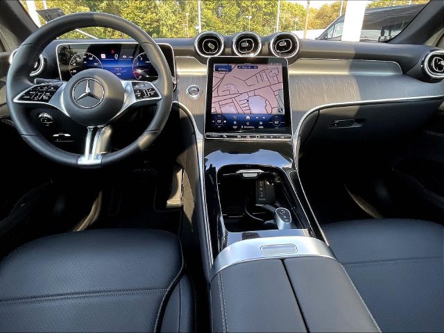 Used 2026 Mercedes-Benz GLC 300 4MATIC image 9