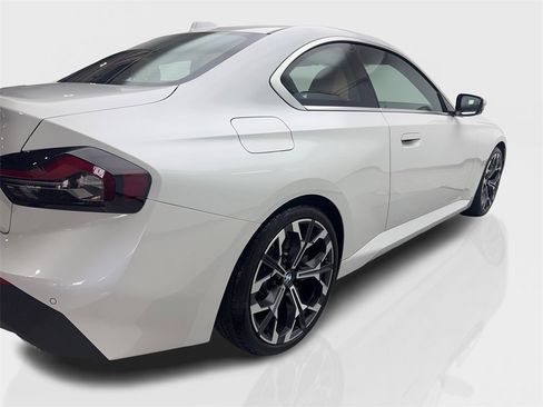 Used 2025 BMW 230i Coupe w/ M Sport Package image 13