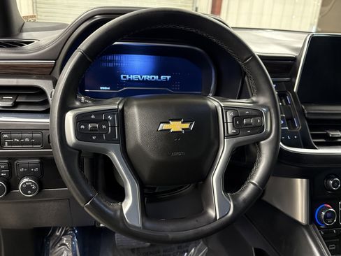 Used 2023 Chevrolet Suburban LT image 8