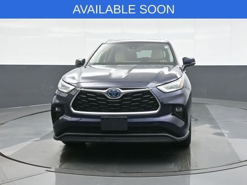 Used 2022 Toyota Highlander Limited AWD/4WD image 2