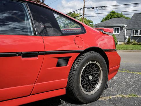 Used 1988 Pontiac Fiero GT RWD image 55