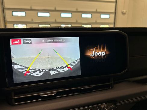 New 2026 Jeep Wrangler Unlimited Rubicon w/ Technology Group image 22