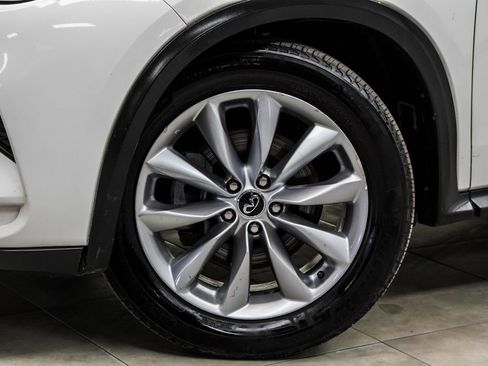Used 2019 INFINITI QX50 Pure FWD image 3