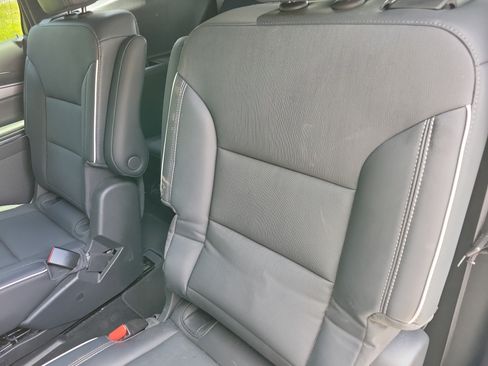 Used 2025 Buick Enclave Preferred FWD image 9