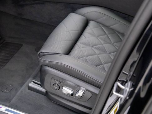 New 2026 BMW X7 xDrive40i w/ Executive Package image 15