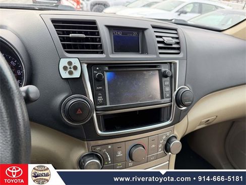 Used 2013 Toyota Highlander Plus image 19