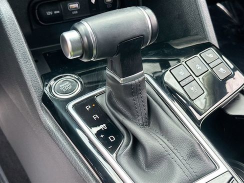 Certified 2025 Kia Sportage SX image 17