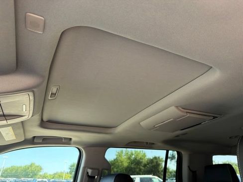 Used 2017 Chevrolet Suburban Premier AWD/4WD image 17