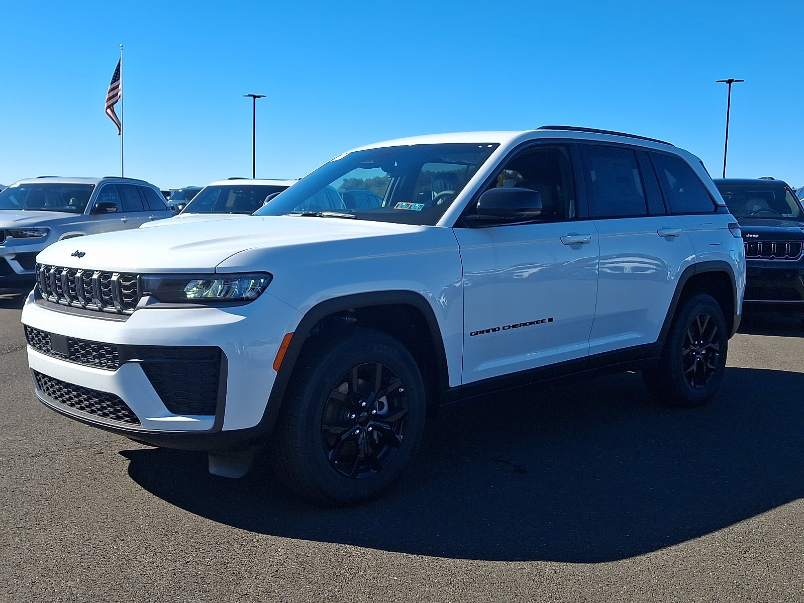 New 2026 Jeep Grand Cherokee Altitude AWD/4WD image 2