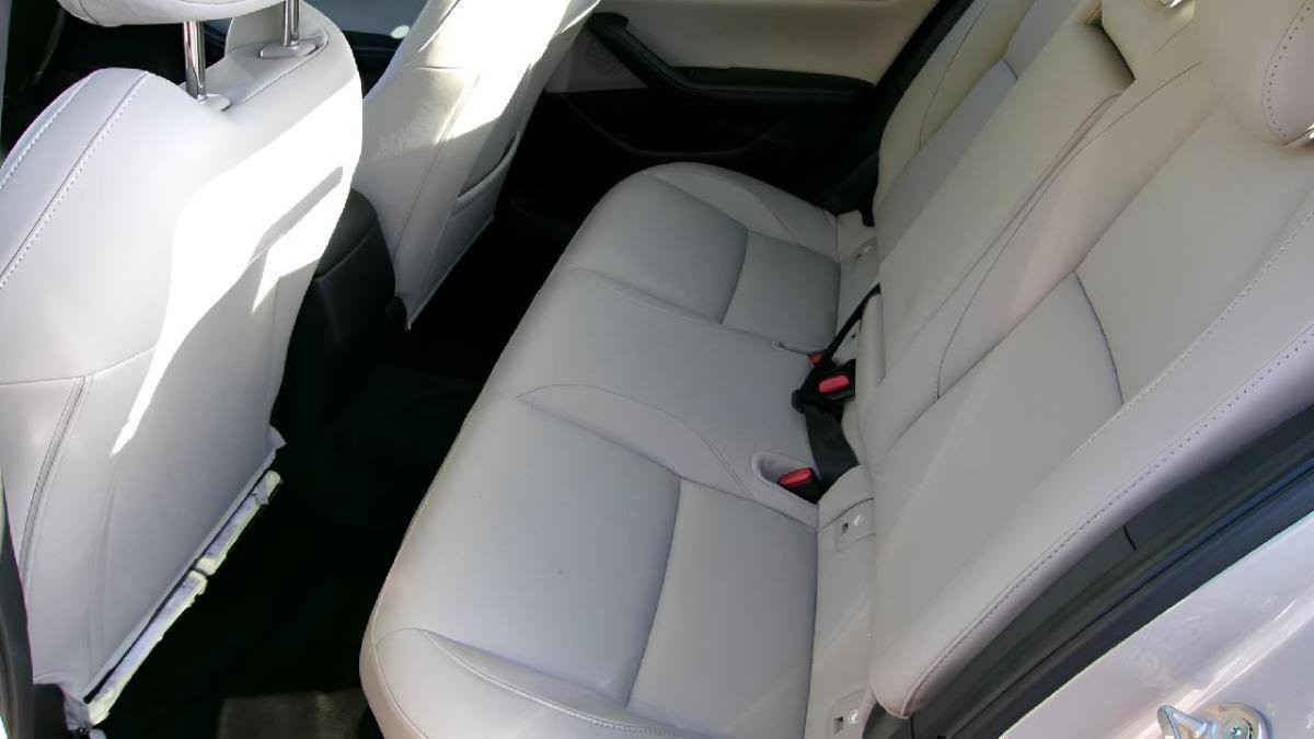 Used 2025 MAZDA MAZDA3 s FWD image 10