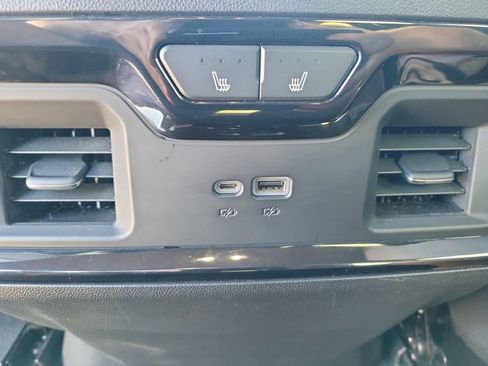 Used 2022 GMC Sierra 1500 AT4 w/ AT4 Premium Package image 12