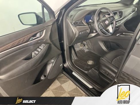 Used 2023 Buick Enclave Avenir w/ Trailering Package, 5000 lbs. AWD/4WD image 11