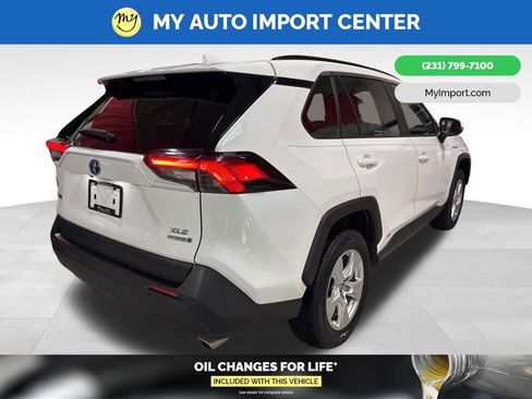 Used 2020 Toyota RAV4 XLE image 7