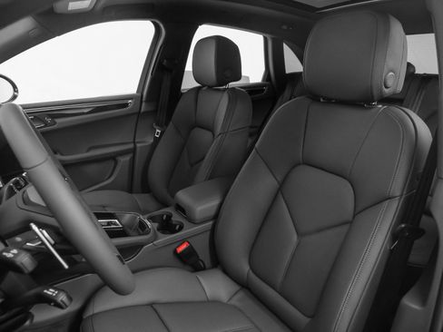 Used 2025 Porsche Macan image 5