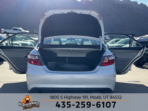 Used 2016 Toyota Camry XLE image 39