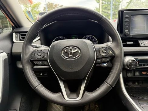 Used 2022 Toyota RAV4 XLE Premium AWD/4WD image 21