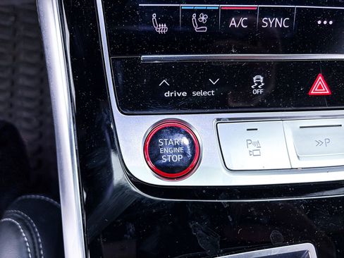 Used 2023 Audi SQ8 Prestige AWD/4WD image 27