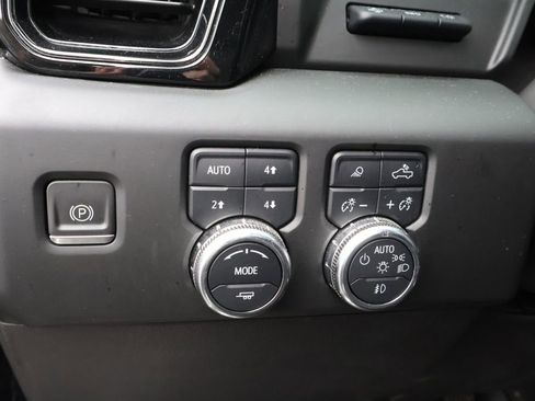 Used 2022 GMC Sierra 1500 AT4 w/ AT4 Premium Package image 21