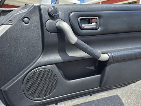 Used 2001 Toyota MR2 image 41