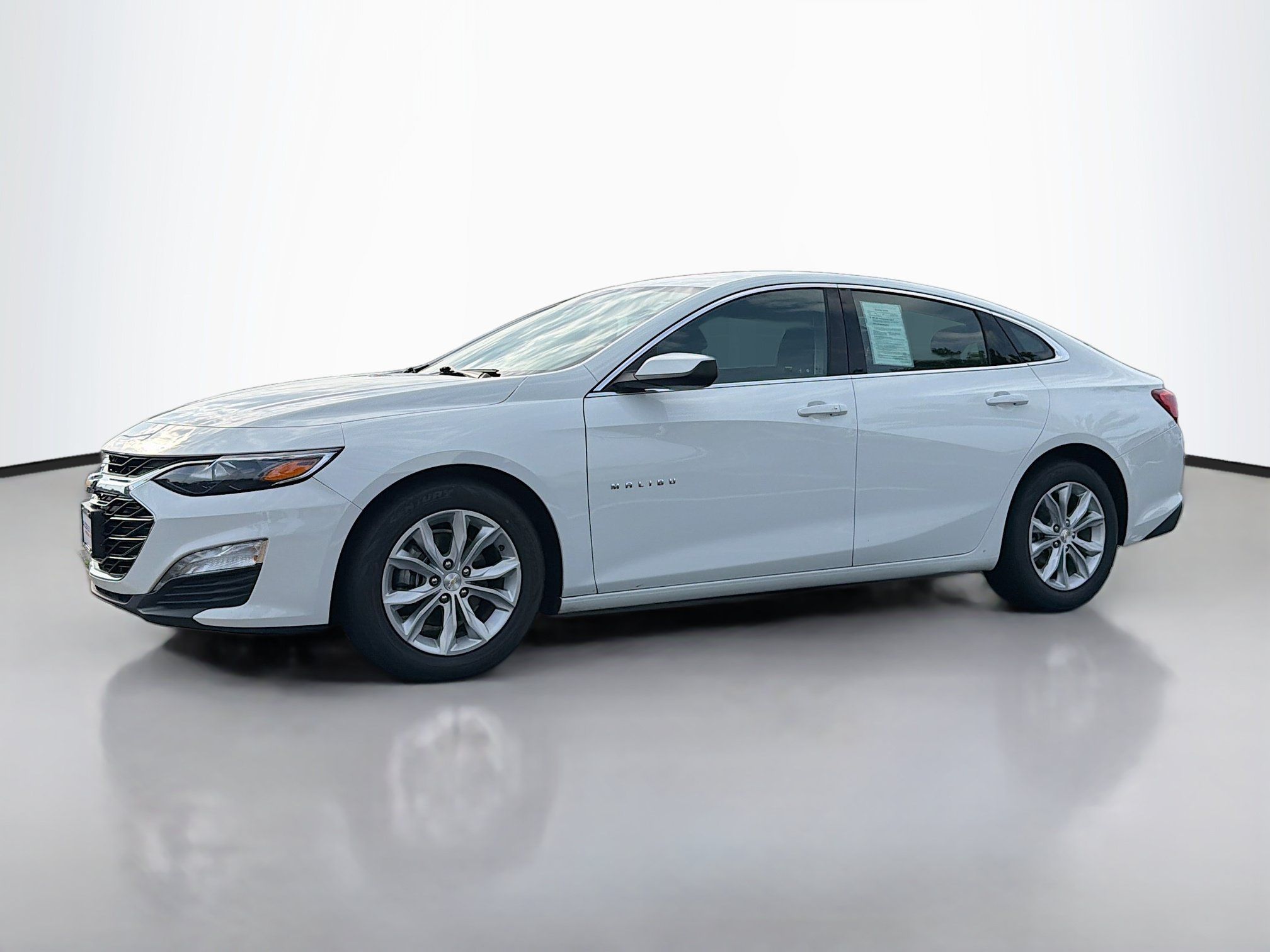 Used 2024 Chevrolet Malibu LT FWD image 3