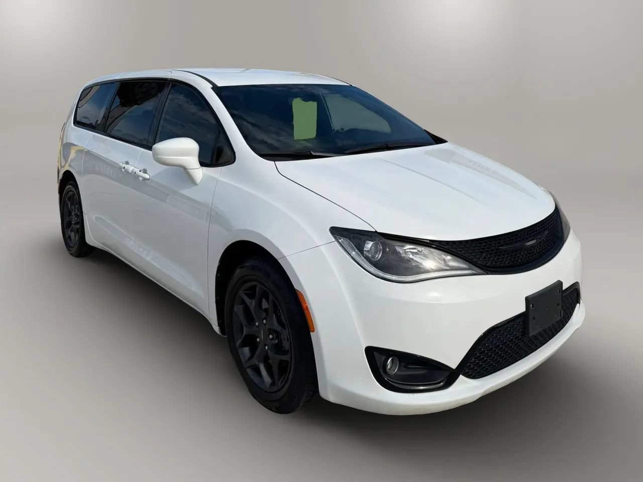 Used 2020 Chrysler Pacifica Touring w/ S Appearance Package FWD image 1