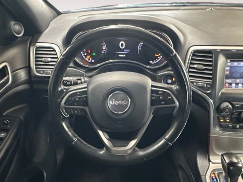 Used 2019 Jeep Grand Cherokee Laredo RWD image 13