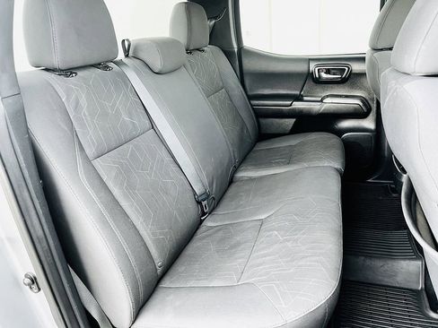 Used 2016 Toyota Tacoma TRD Off-Road image 15