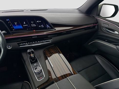 Used 2022 Cadillac Escalade Premium Luxury image 25