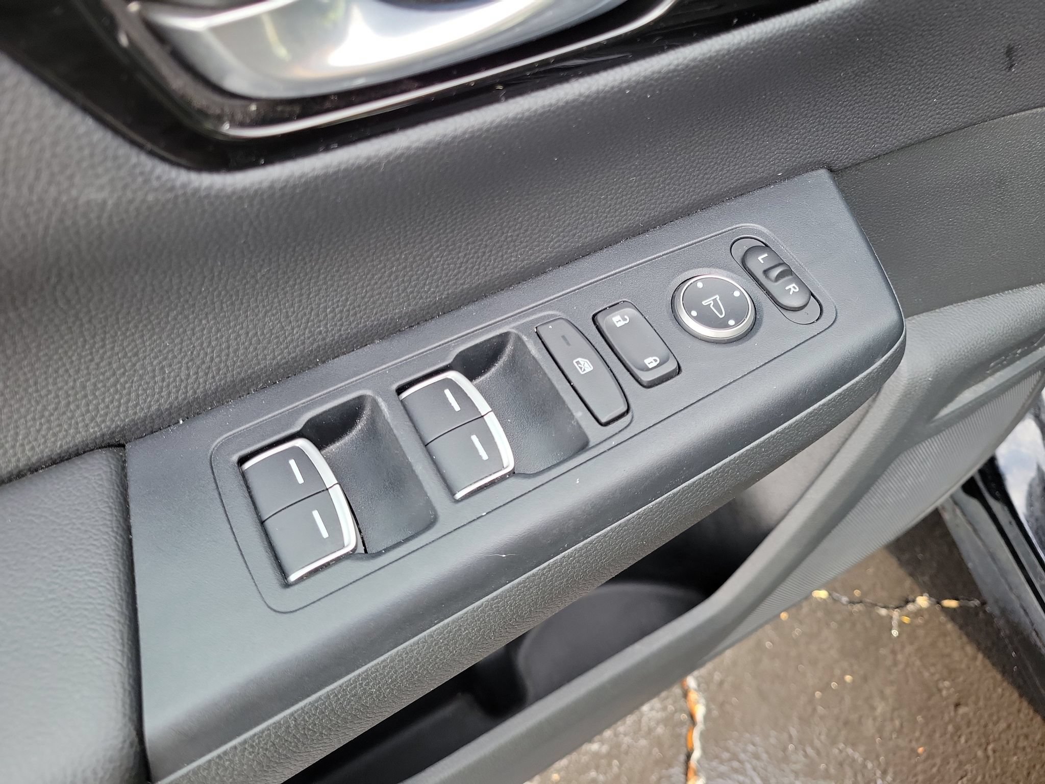 Used 2024 Honda CR-V EX-L image 10