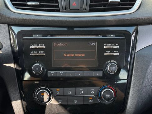 Used 2015 Nissan Rogue S AWD/4WD image 3
