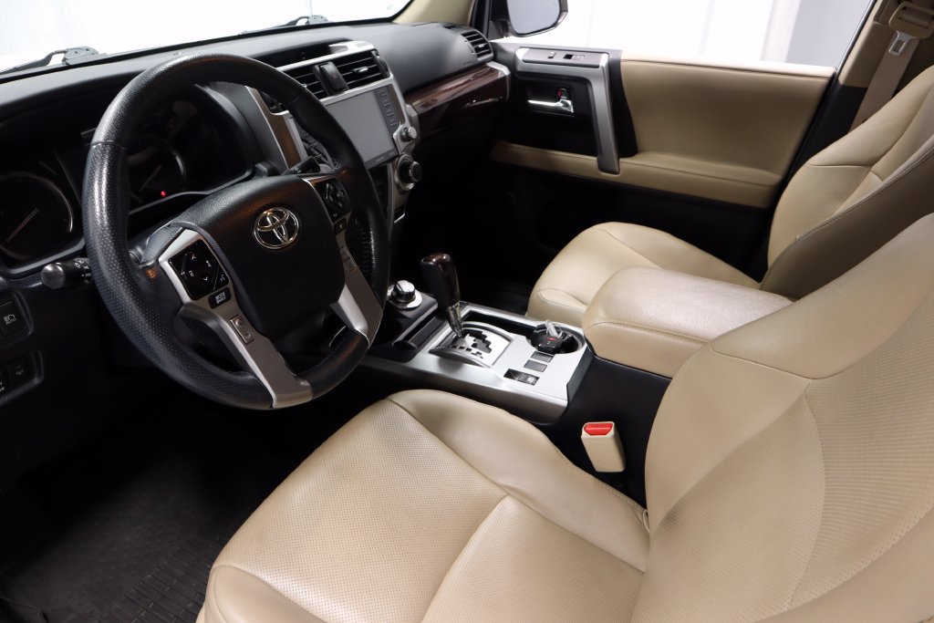 Used 2023 Toyota 4Runner Limited AWD/4WD image 23