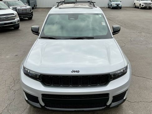 Used 2024 Jeep Grand Cherokee L Altitude image 11