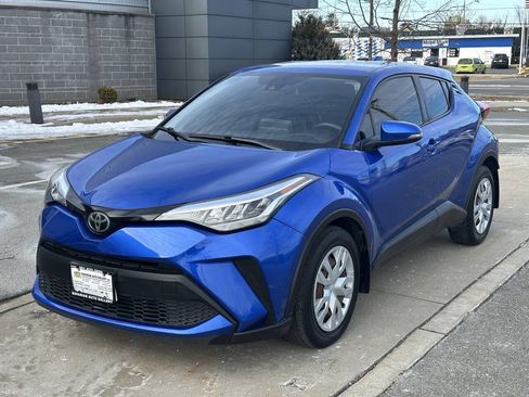 Used 2020 Toyota C-HR LE FWD image 1