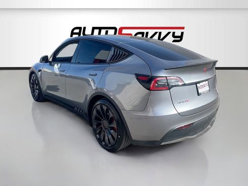Used 2024 Tesla Model Y Performance image 5