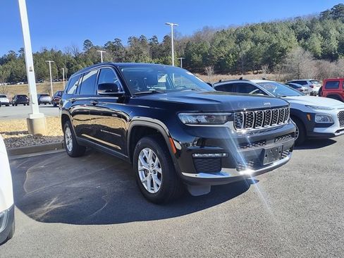 Used 2023 Jeep Grand Cherokee L Limited image 3