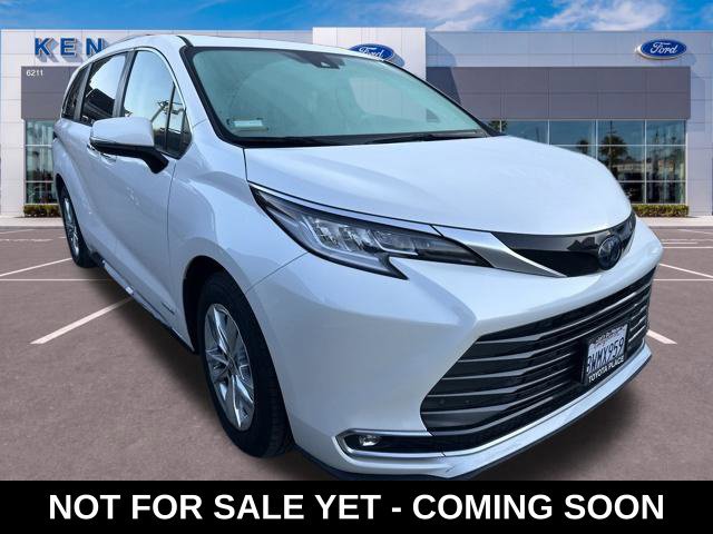 Used 2021 Toyota Sienna Limited FWD image 1