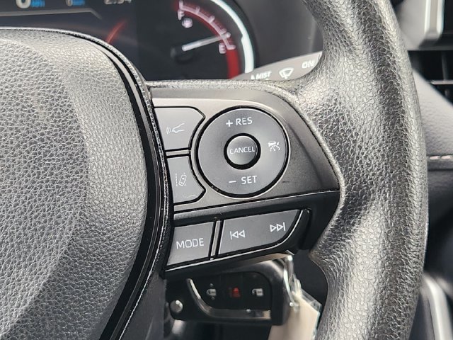 Used 2025 Toyota RAV4 LE FWD image 28