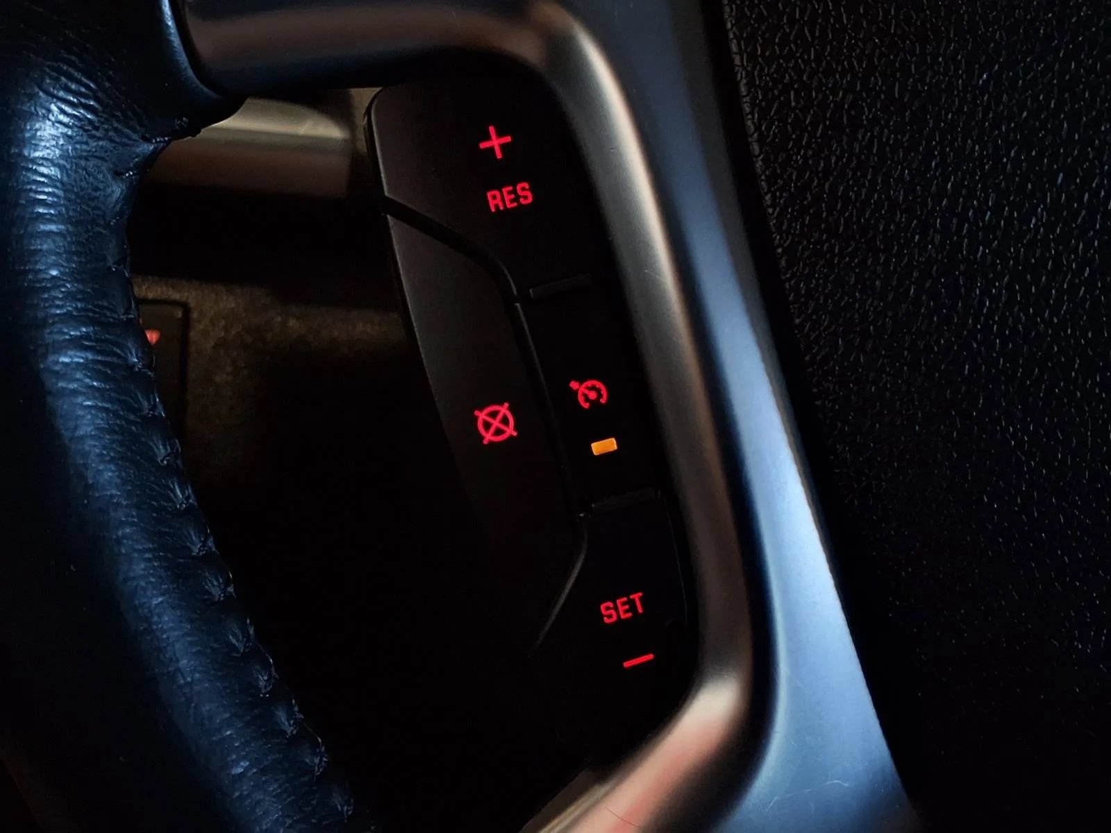 Used 2014 GMC Acadia SLE AWD/4WD image 26
