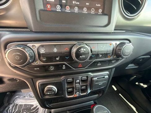 Used 2023 Jeep Gladiator Sport AWD/4WD image 23