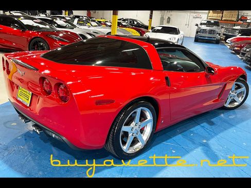 Used 2006 Chevrolet Corvette Coupe w/ Preferred Equipment Group RWD image 2